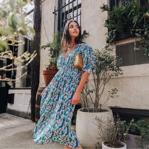 Ganni Women's Blue Floral
Smocked Plissé Georgette Midi Dress
Size EU34 US2